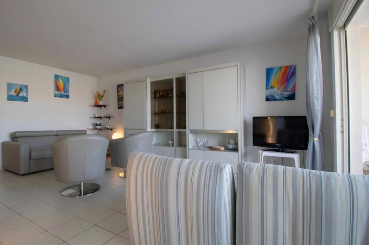 With Balcony And View On The Port Appartement