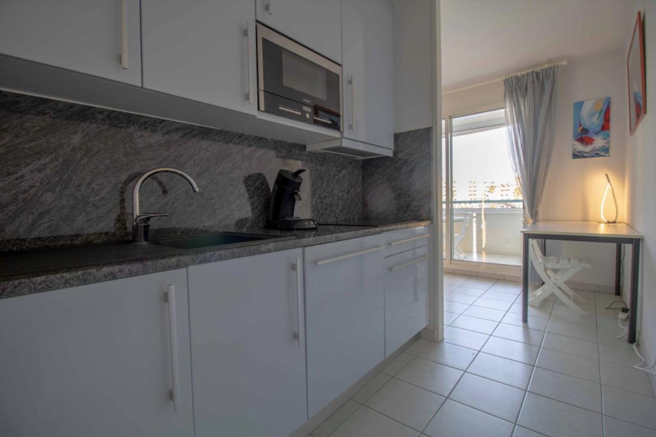 Appartement With Balcony And View On The Port Fréjus